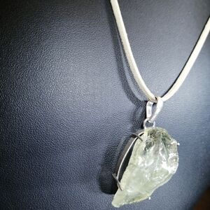 Green Rough Amethyst Necklace Represents Live, Emotional Healing And Prosperity